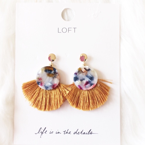 LOFT MULTI COLOR RESIN & GOLD FRINGE EARRINGS 🆕 - Picture 6 of 6
